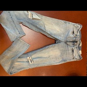 Women’s Abercrombie & Fitch light wash jeans